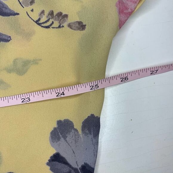 Janette Plus Light Yellow Floral V-Neck Blouse - Picture 6 of 7